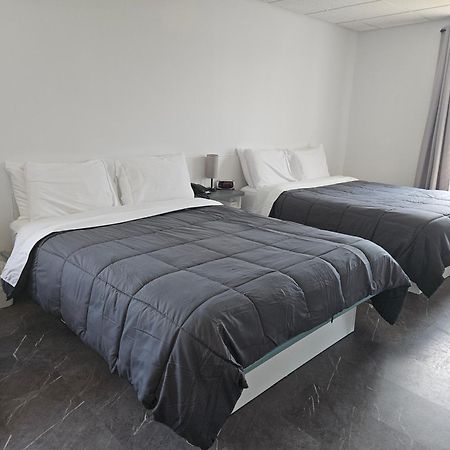 Hotel Auberge St-Felicien Saint-Félicien Eksteriør billede