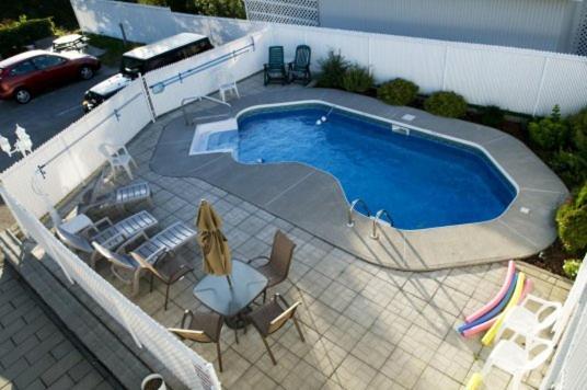 Hotel Auberge St-Felicien Saint-Félicien Eksteriør billede